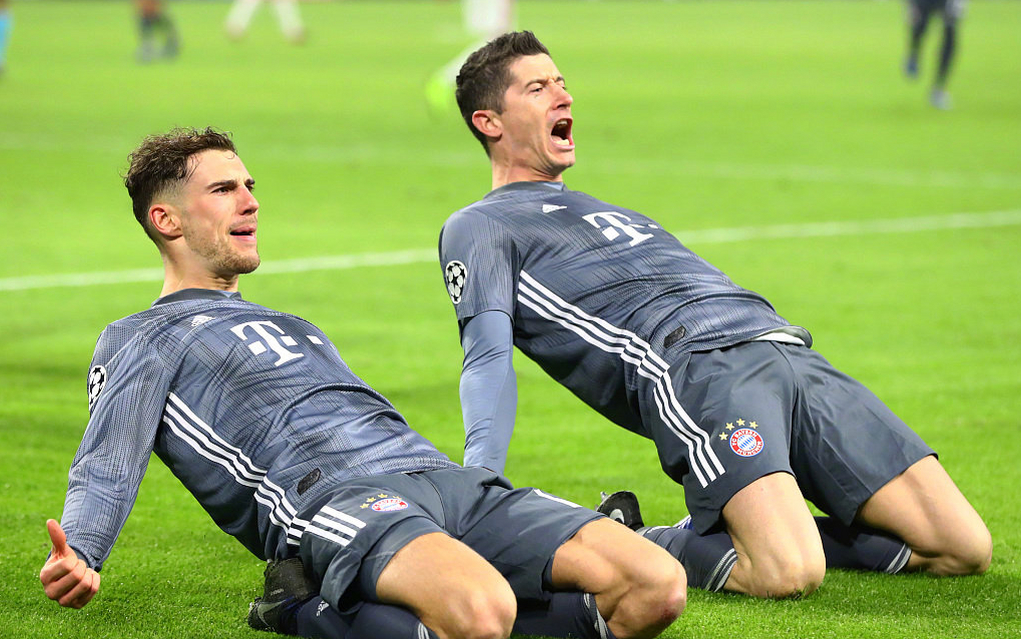 拜仁慕尼黑前锋莱万多夫斯基连中两元，轻松击败汉诺威(莱万 拜仁)